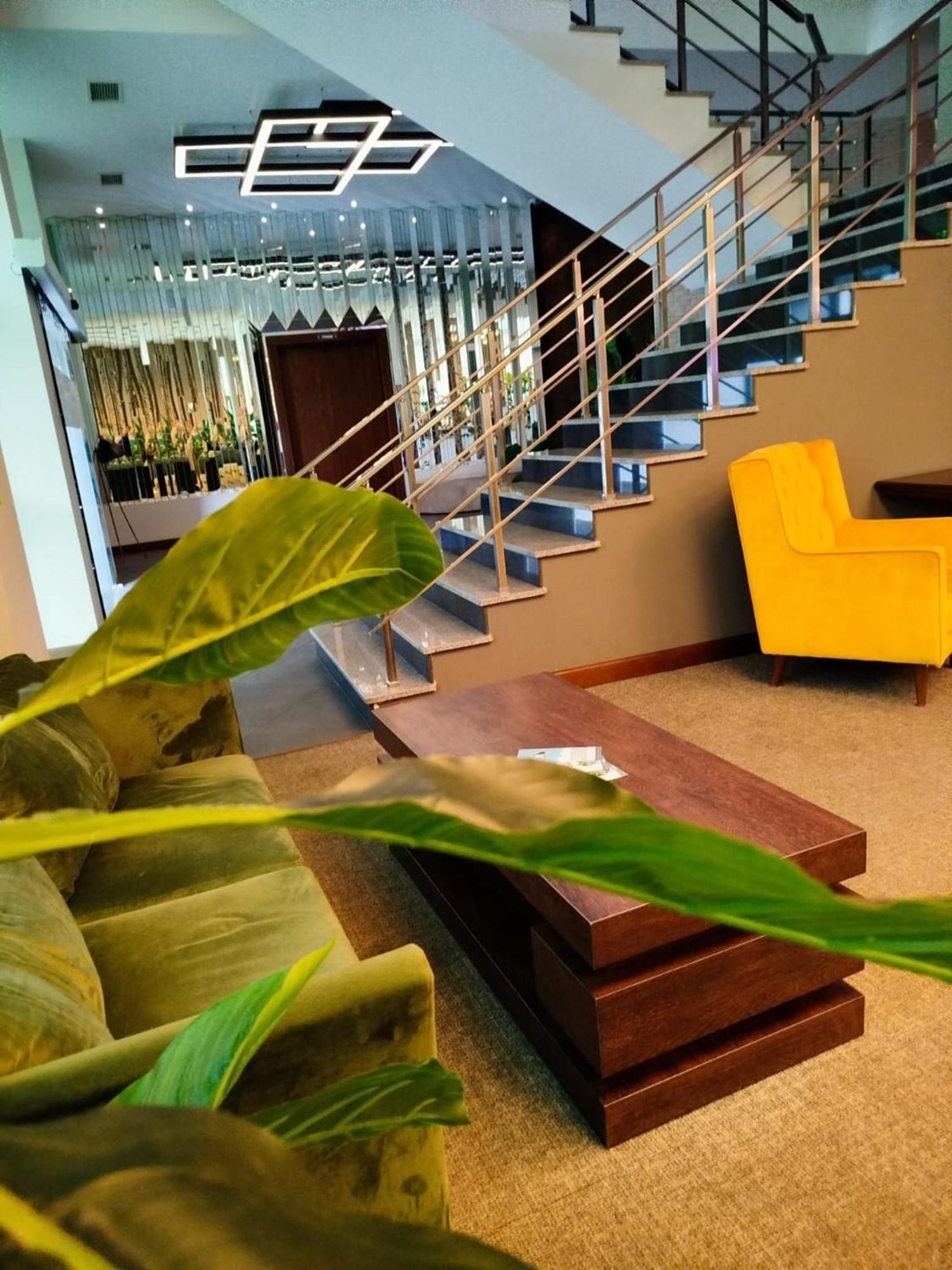 Green Tower Hotel ティビリシ エクステリア 写真